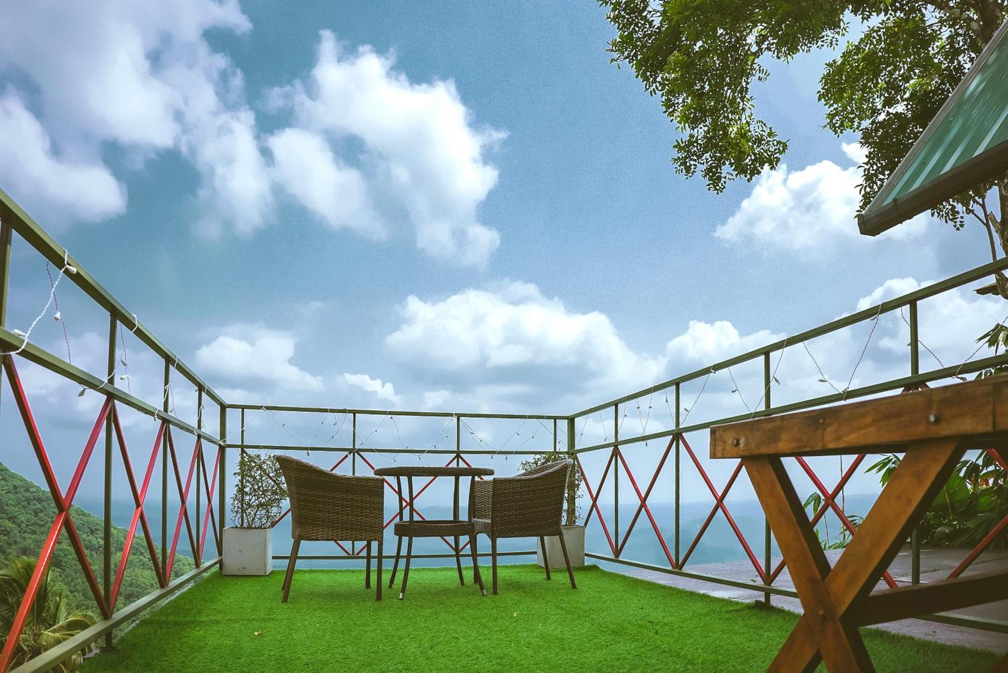 Mount Stratus Resort Vayalada Balussery Esterno foto