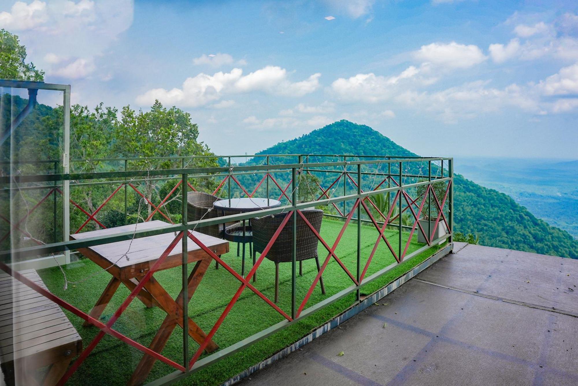 Mount Stratus Resort Vayalada Balussery Esterno foto