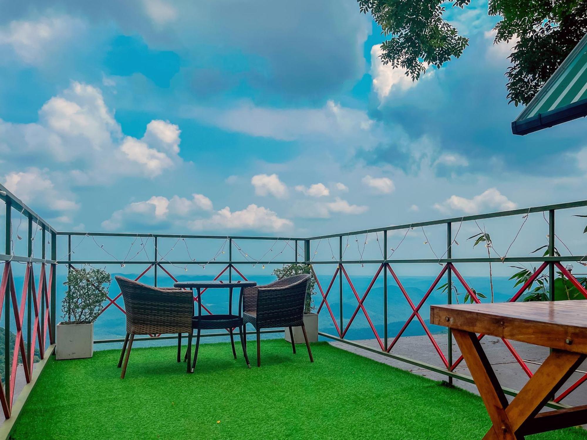 Mount Stratus Resort Vayalada Balussery Esterno foto